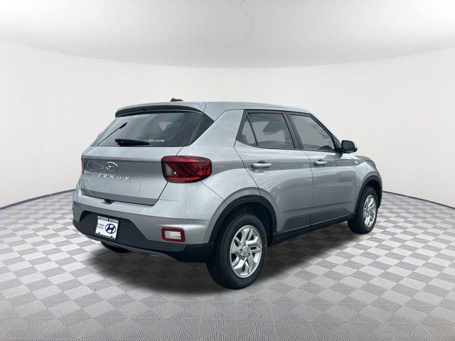2025 Hyundai Venue SE photo 4