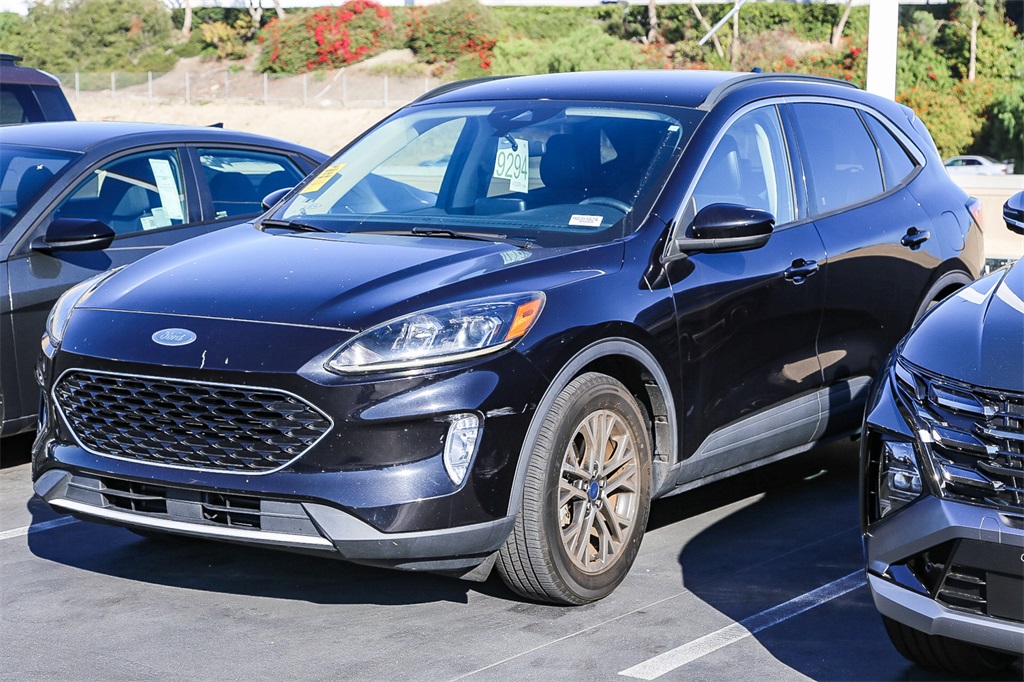 2020 Ford Escape SEL photo 3