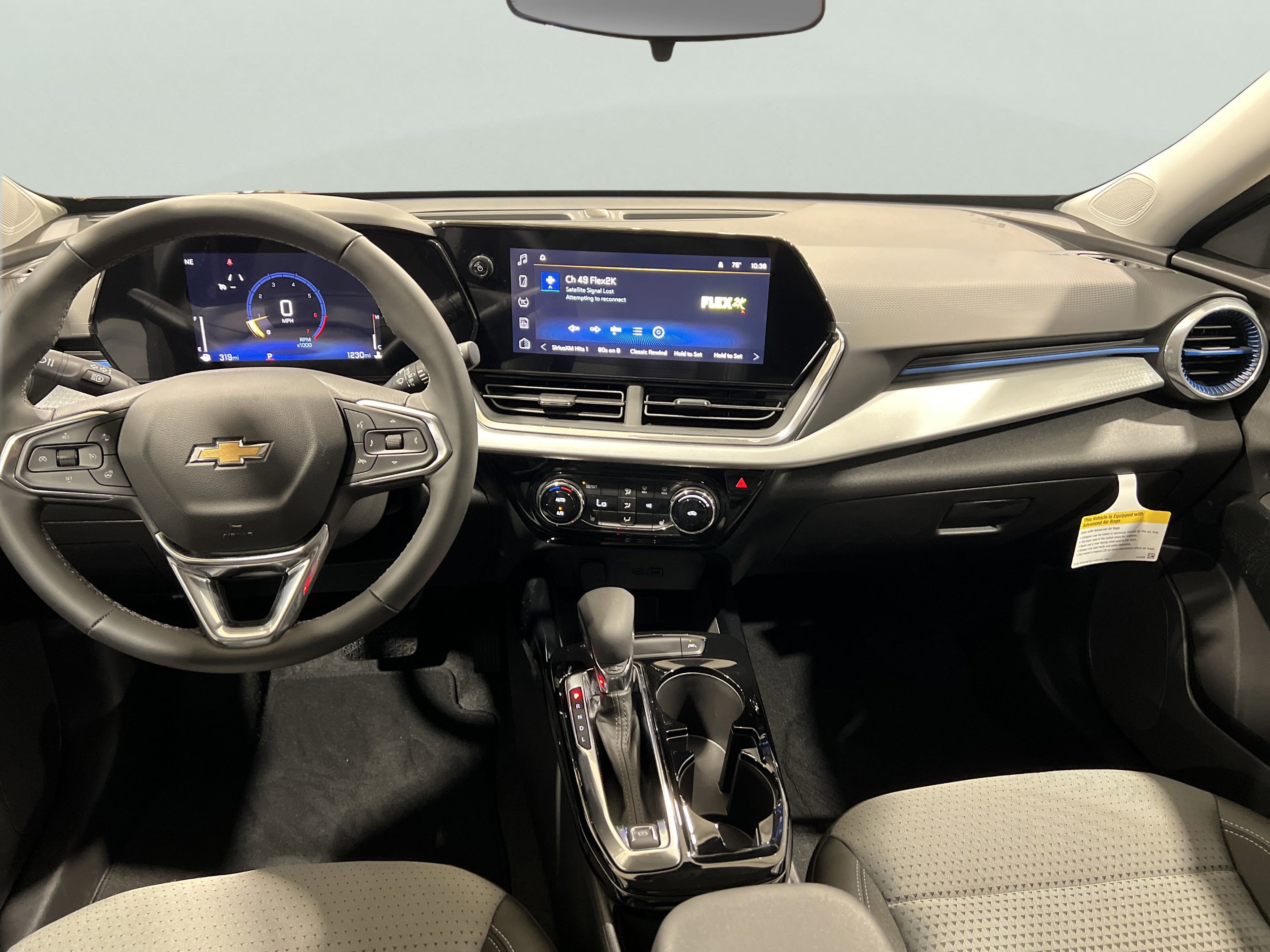 2025 Chevrolet Trax LT photo 7