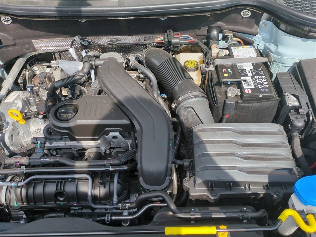 2025 Volkswagen Taos SE photo 27