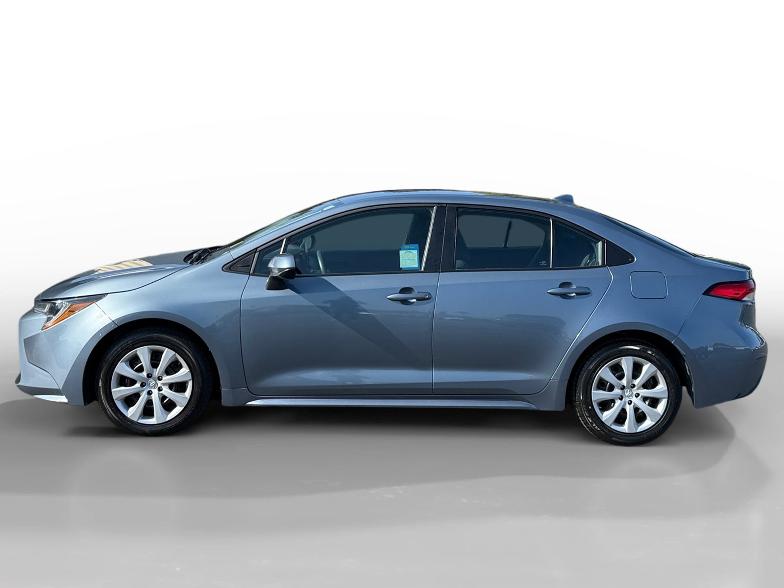 2022 Toyota Corolla LE photo 2