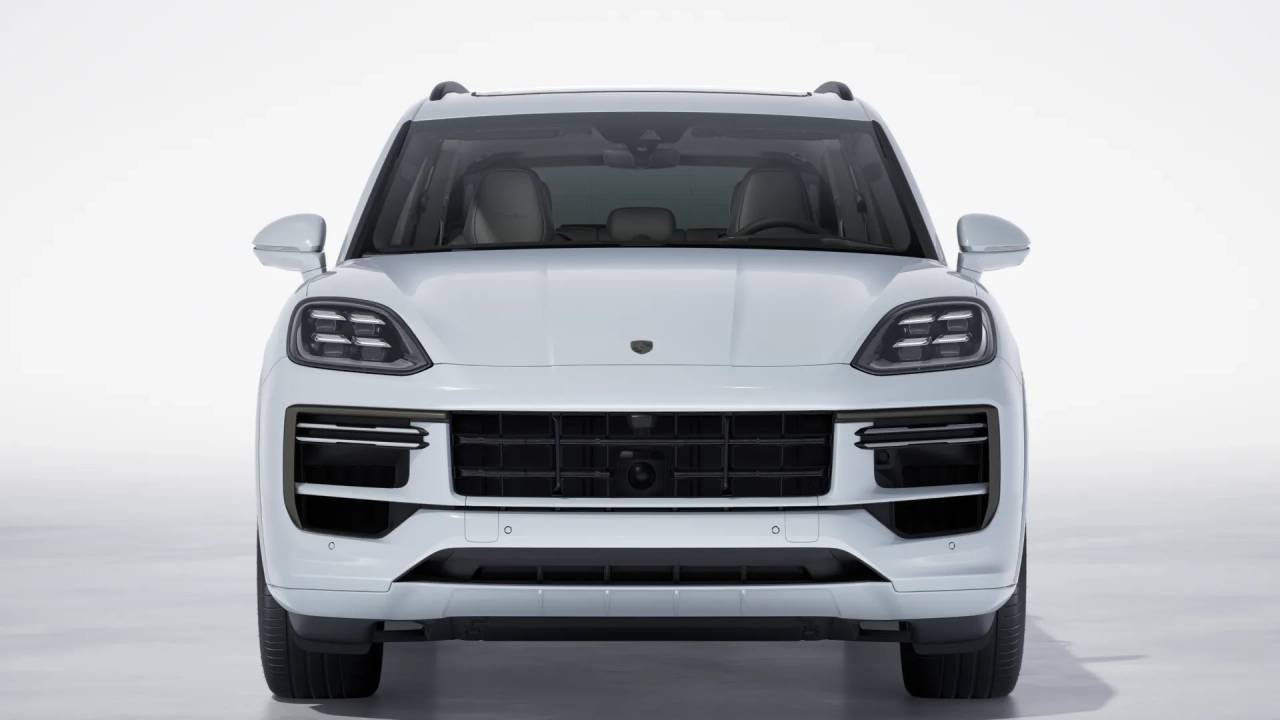 2025 Porsche Cayenne Turbo E-Hybrid photo 9