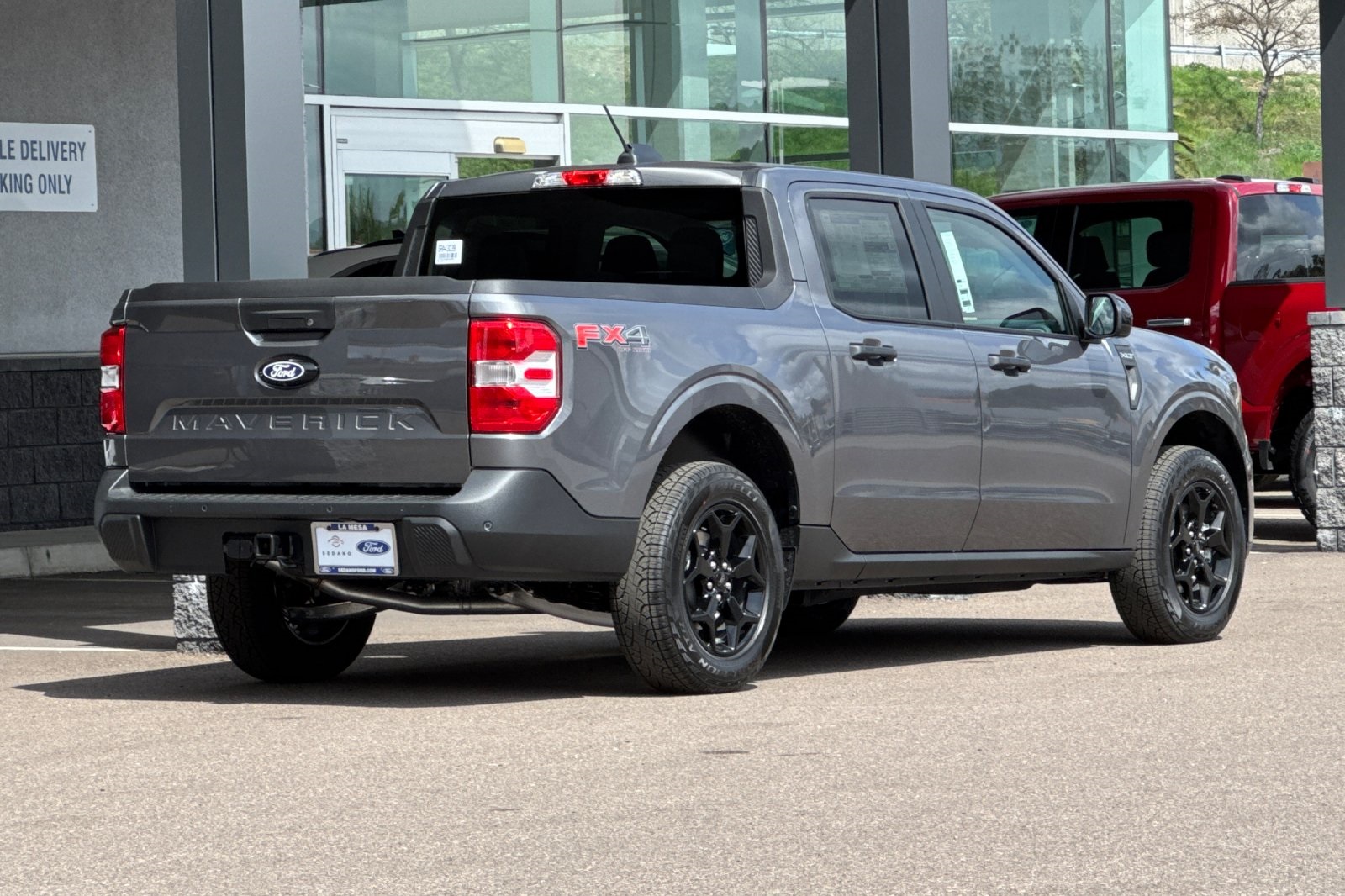 2025 Ford Maverick XLT photo 2