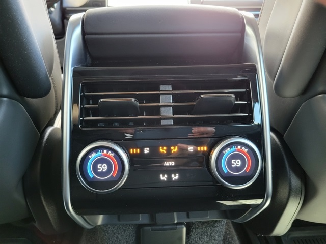 2024 Land Rover Range Rover SE photo 21