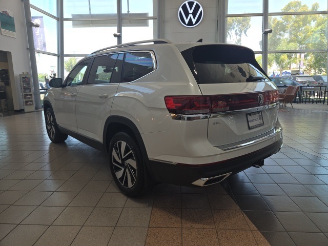 2025 Volkswagen Atlas SEL photo 5
