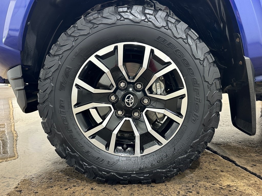 2022 Toyota Tacoma TRD Off-Road V6 photo 2