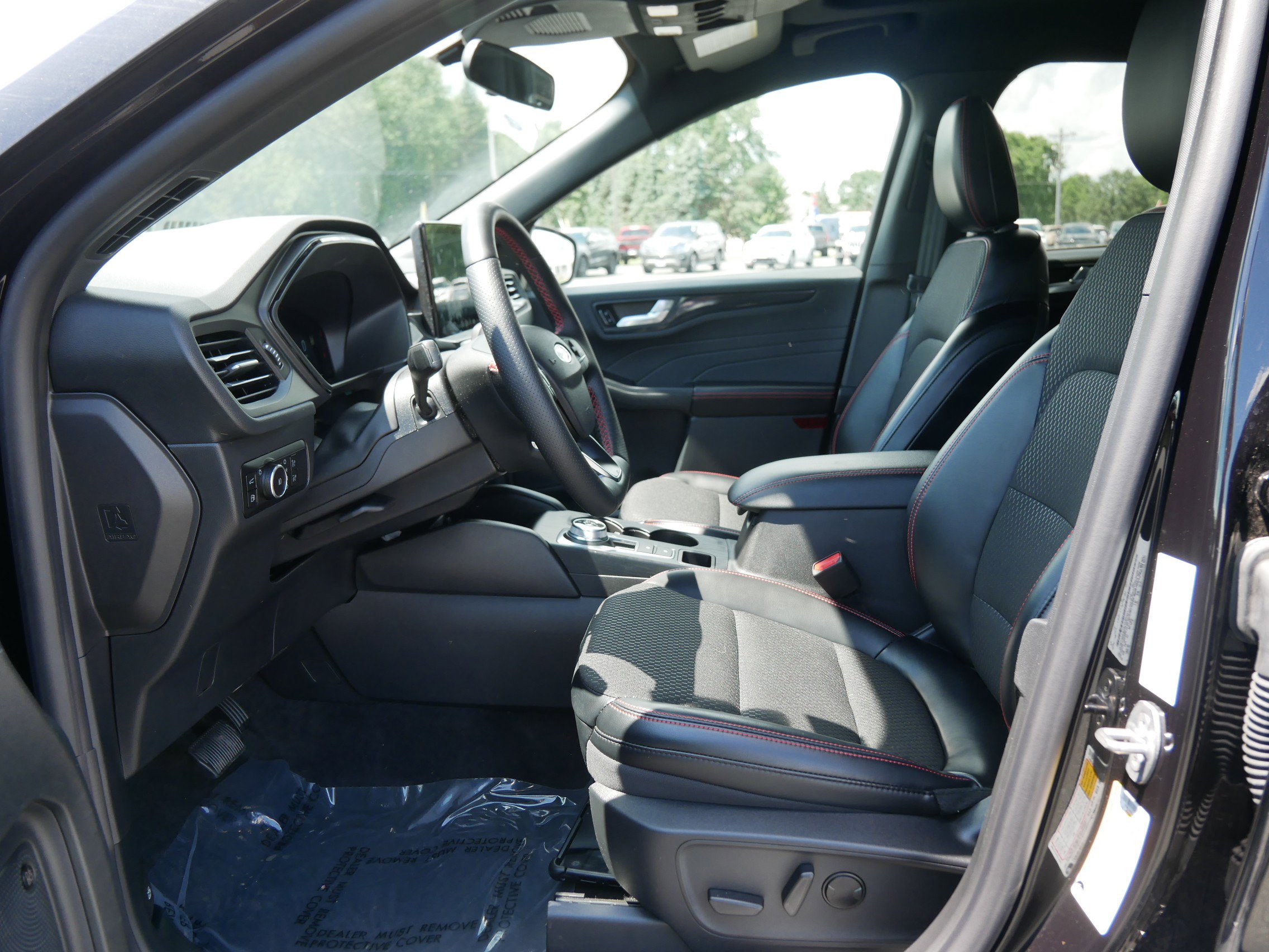 2025 Ford Escape ST-Line Select photo 7
