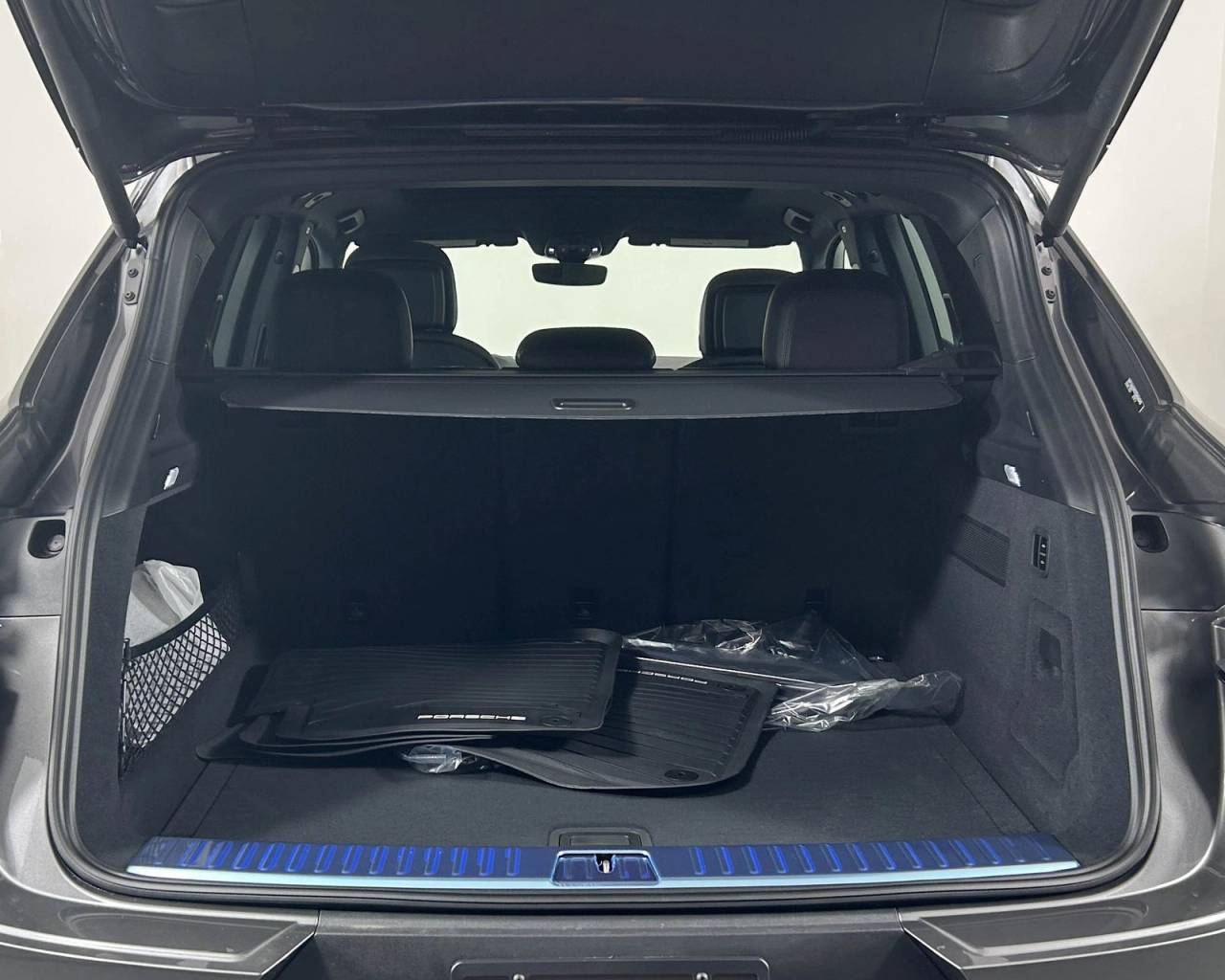 2025 Porsche Cayenne photo 27