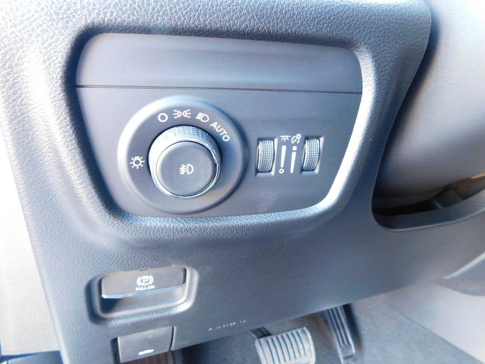 2025 Jeep Grand Cherokee Limited photo 15