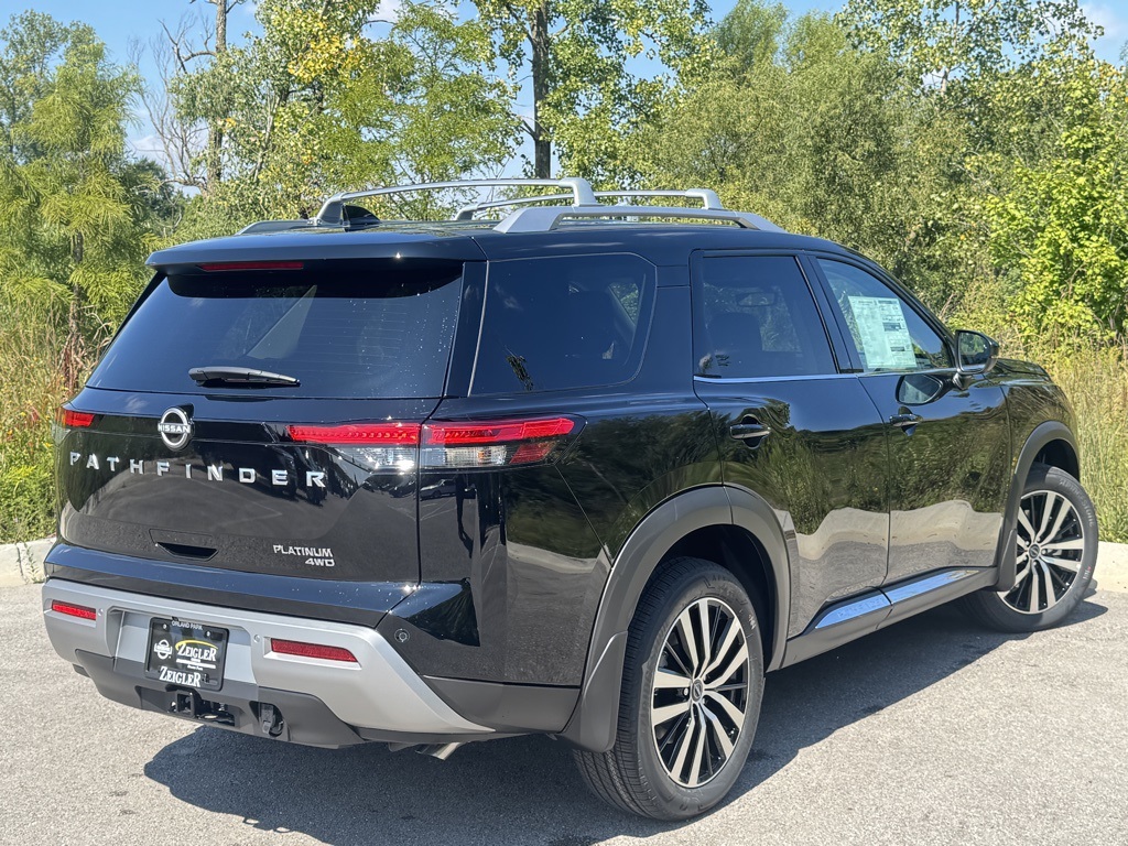 2025 Nissan Pathfinder Platinum photo 5