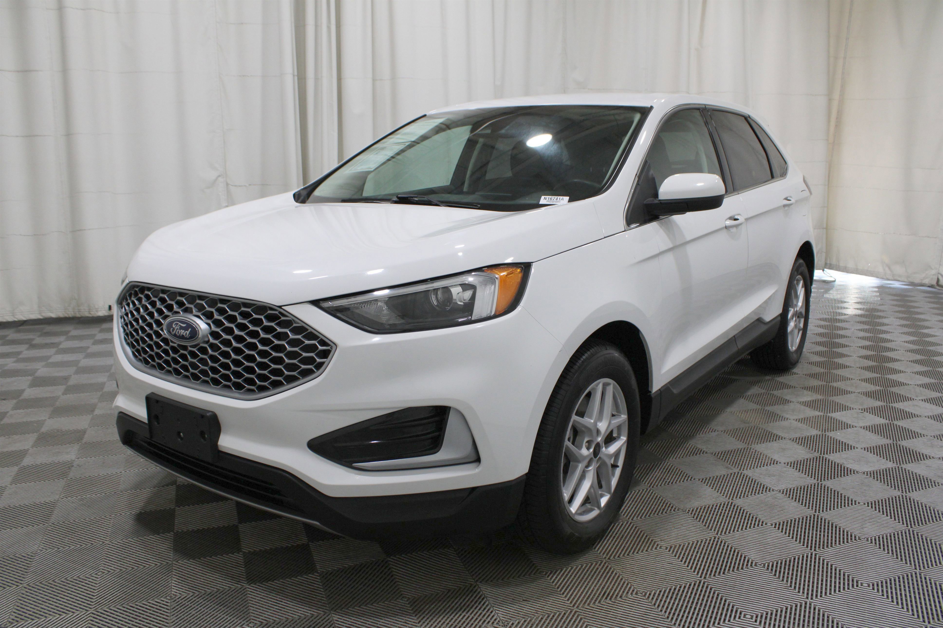 2023 Ford Edge SEL photo 19