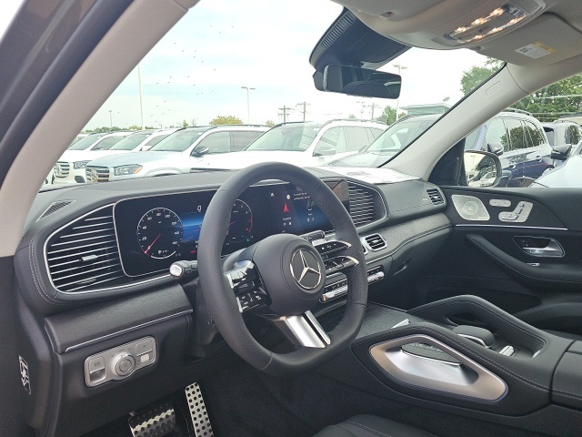2026 Mercedes Benz GLS 450 4MATIC photo 15