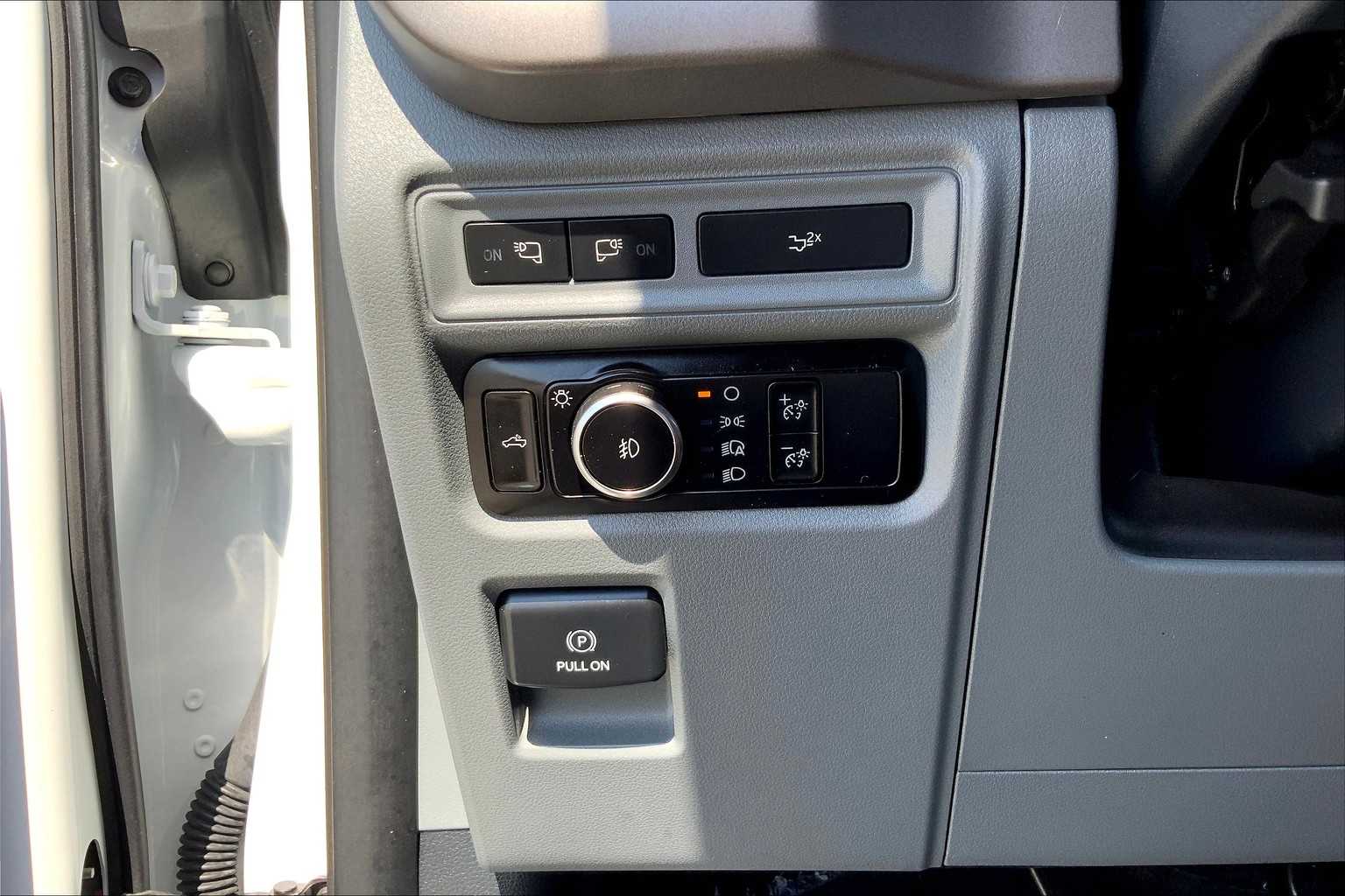 2024 Ford F-150 XLT photo 32
