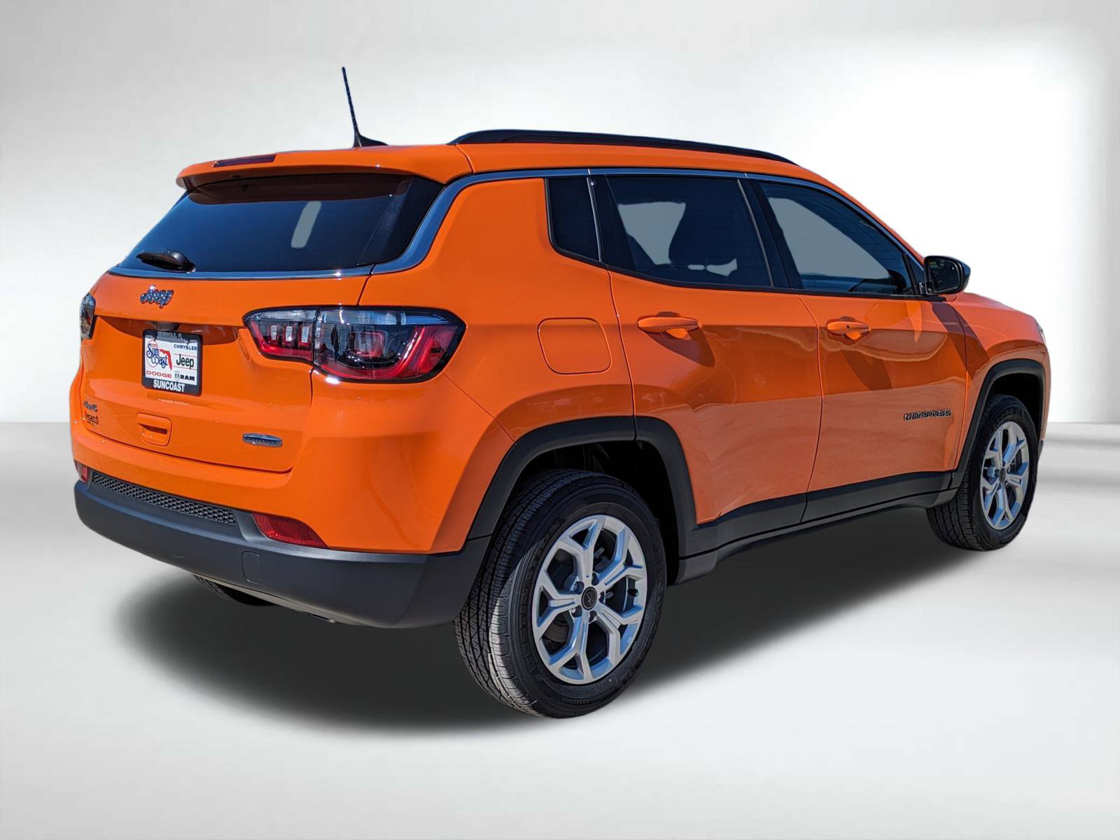 2026 Jeep Compass Latitude photo 4