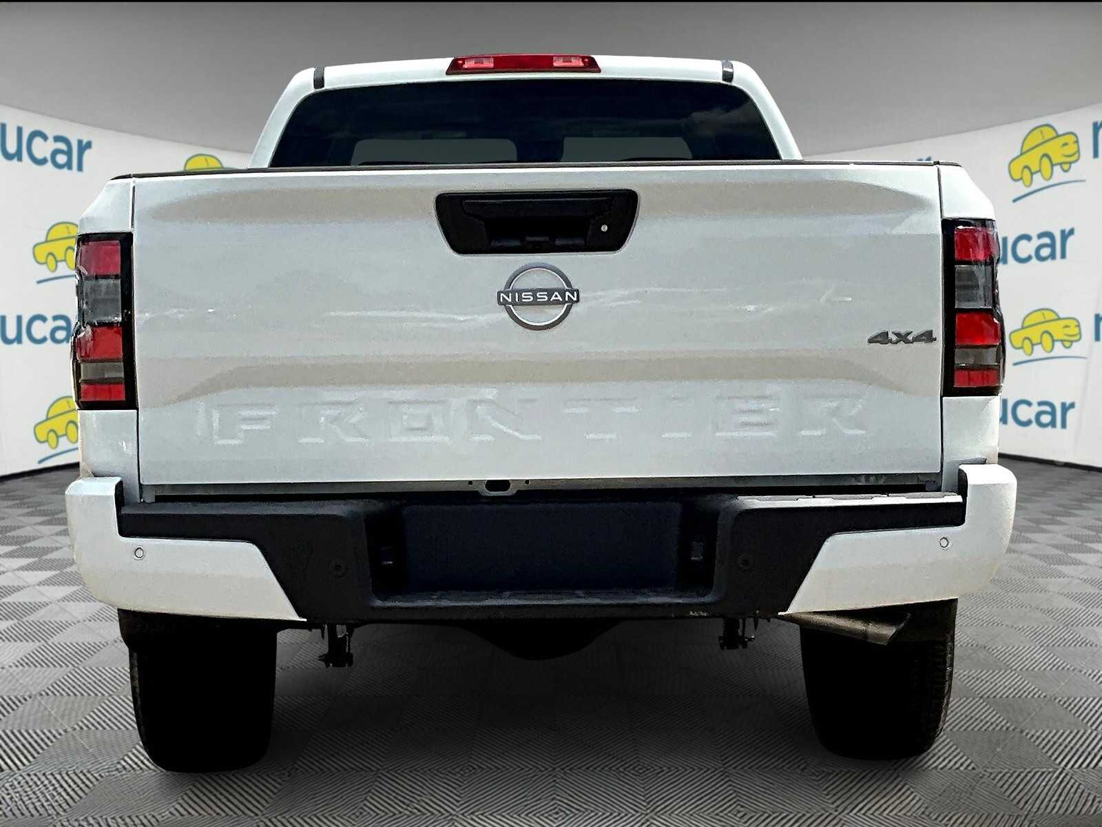 2025 Nissan Frontier SV photo 5