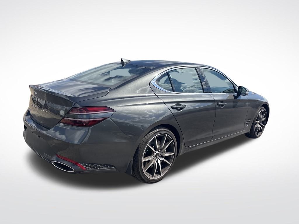 2026 Genesis G70 2.5T photo 3