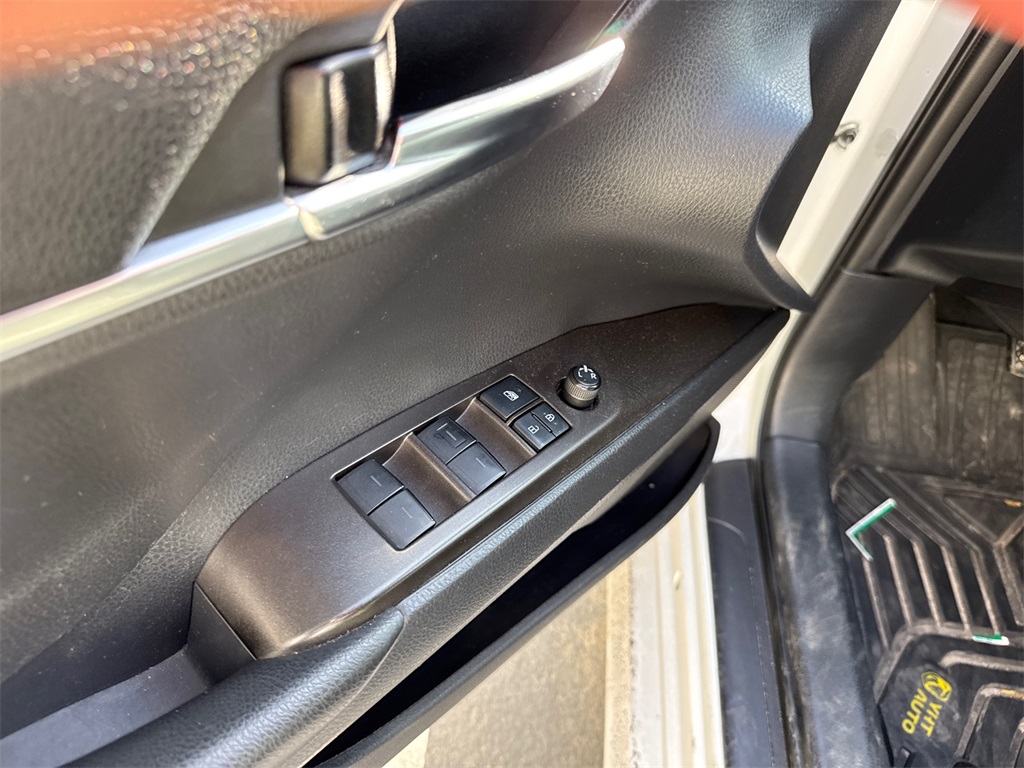 2021 Toyota Camry LE photo 8