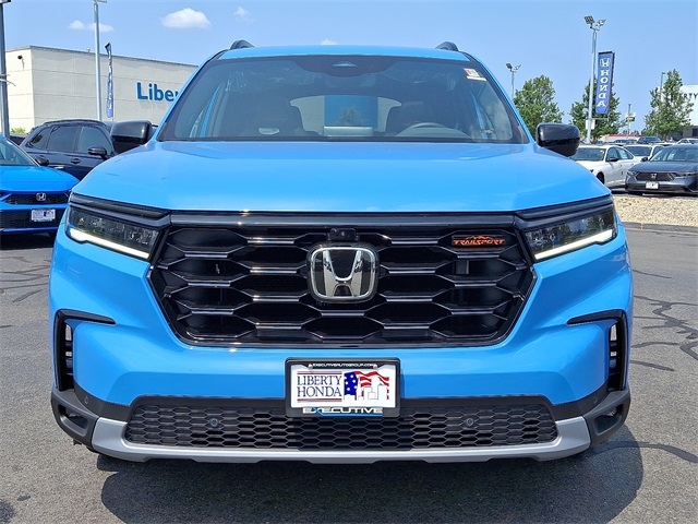 2025 Honda Pilot TrailSport photo 2