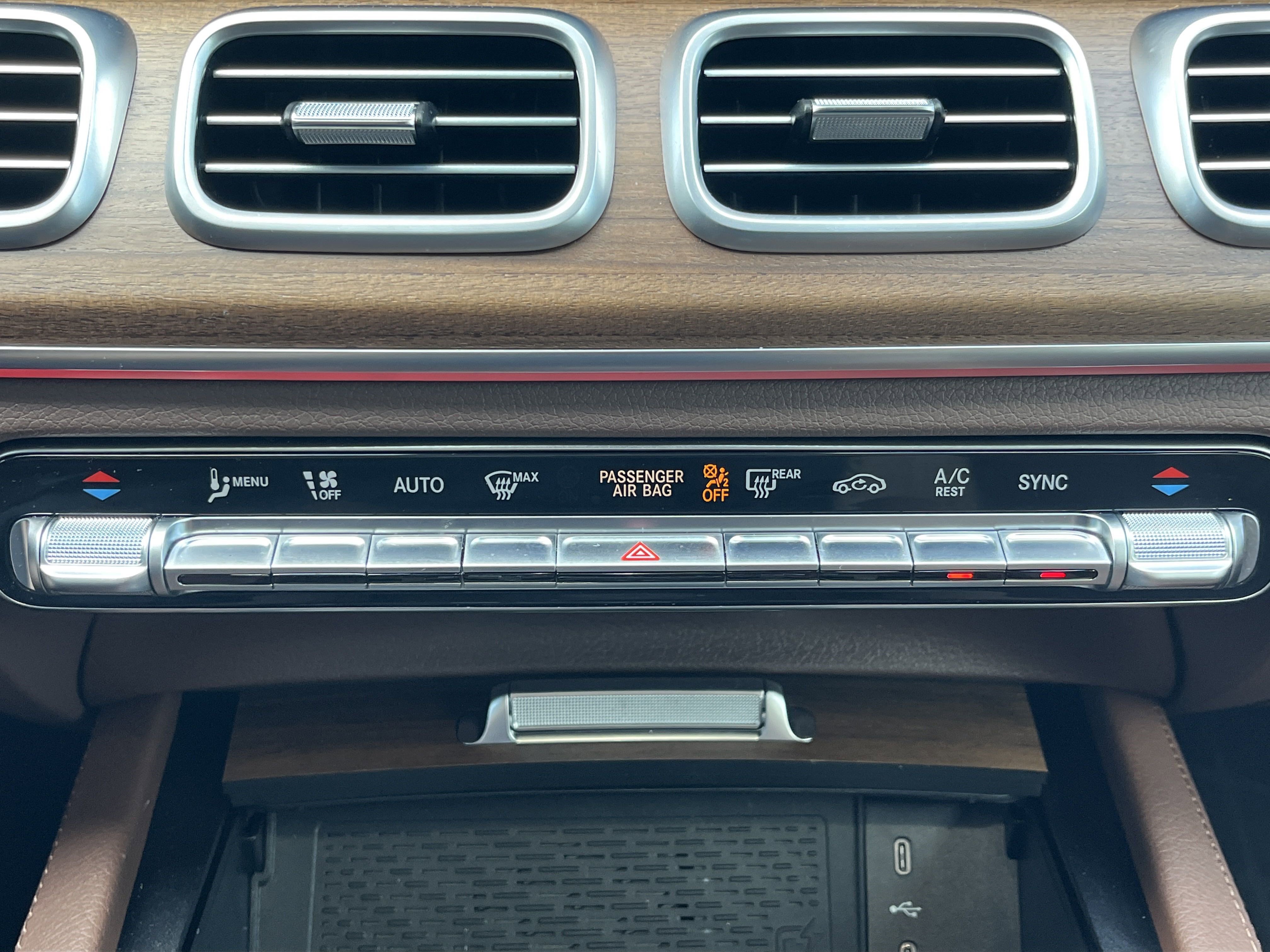 2025 Mercedes Benz GLE 350 4MATIC photo 4