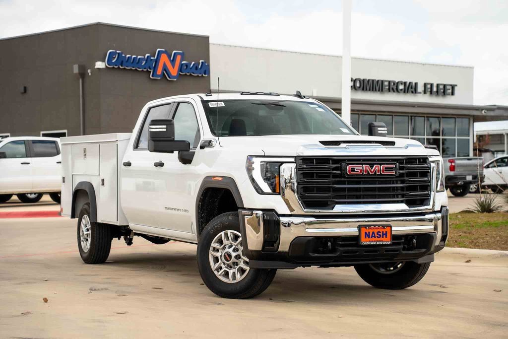 2025 GMC Sierra 2500HD Pro's photo