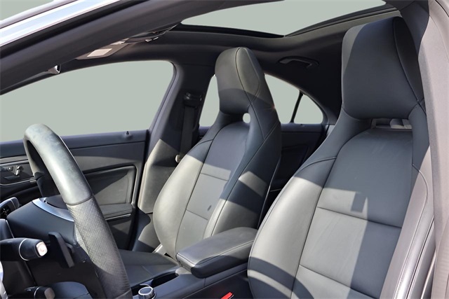 2014 Mercedes Benz CLA 250 photo 4