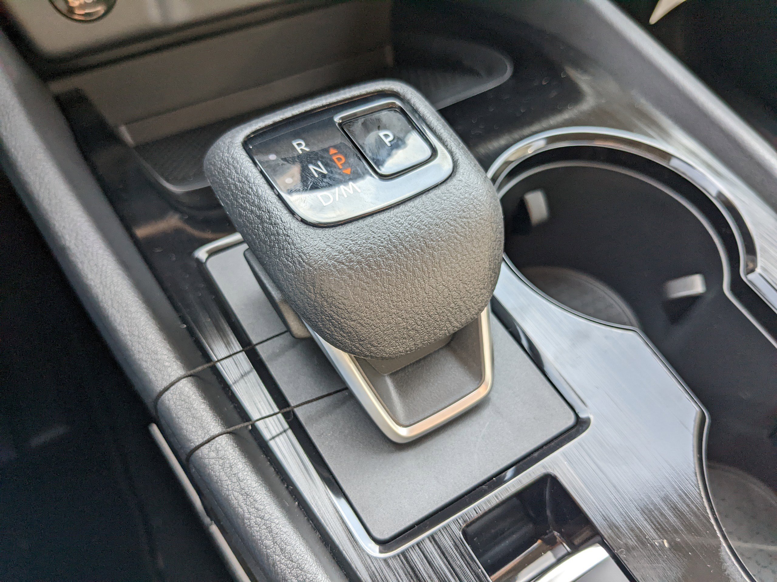 2025 Nissan Rogue SV photo 22