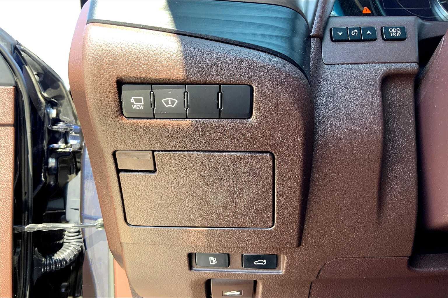 2020 Lexus ES 350 Ultra Luxury photo 30