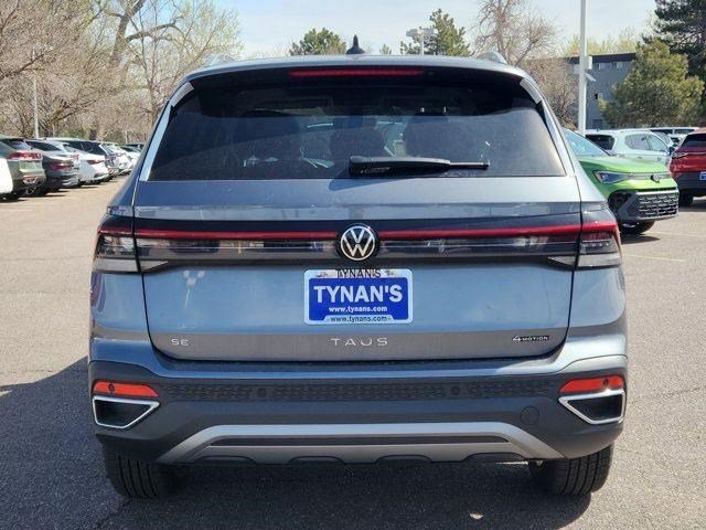 2025 Volkswagen Taos SE photo 4