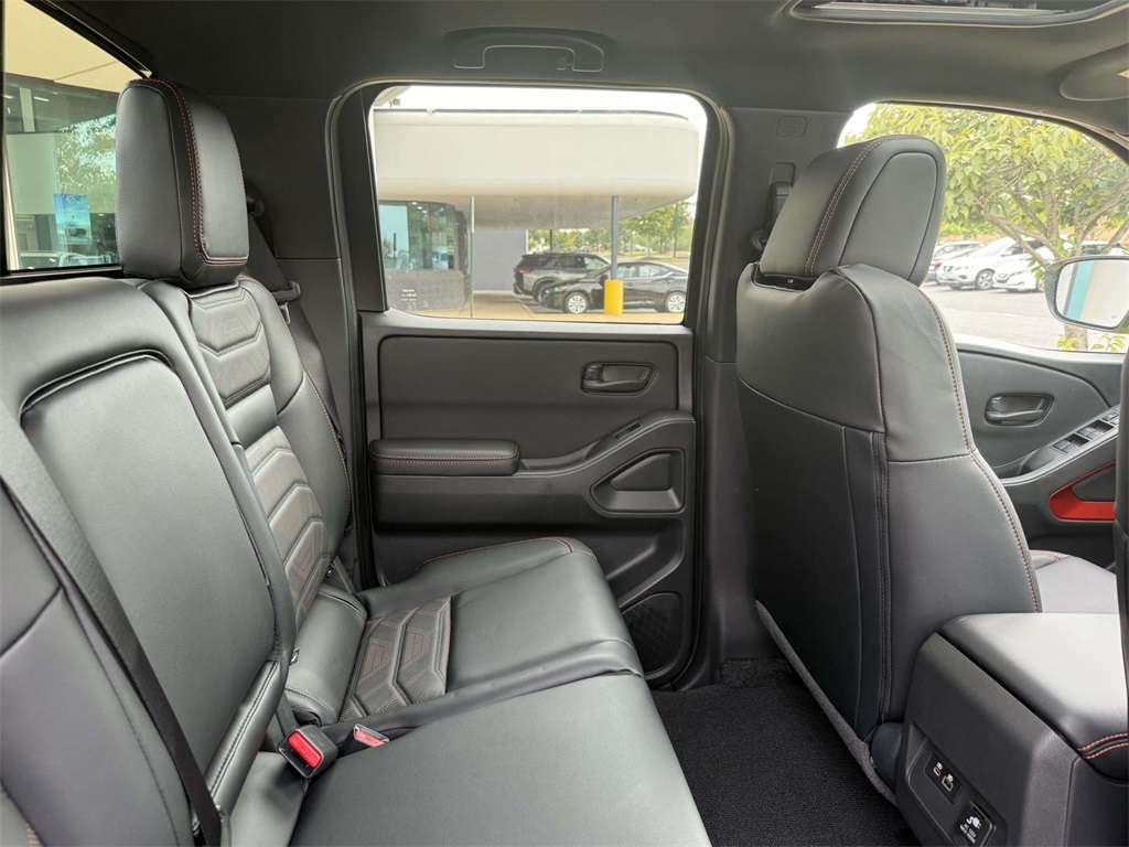 2026 Nissan Frontier Crew Cab PRO-4X photo 15