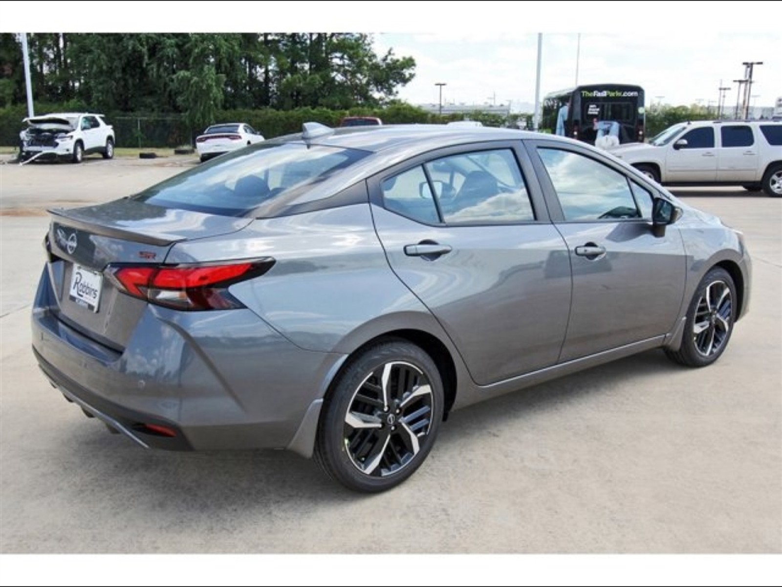 2025 Nissan Versa SR - 4