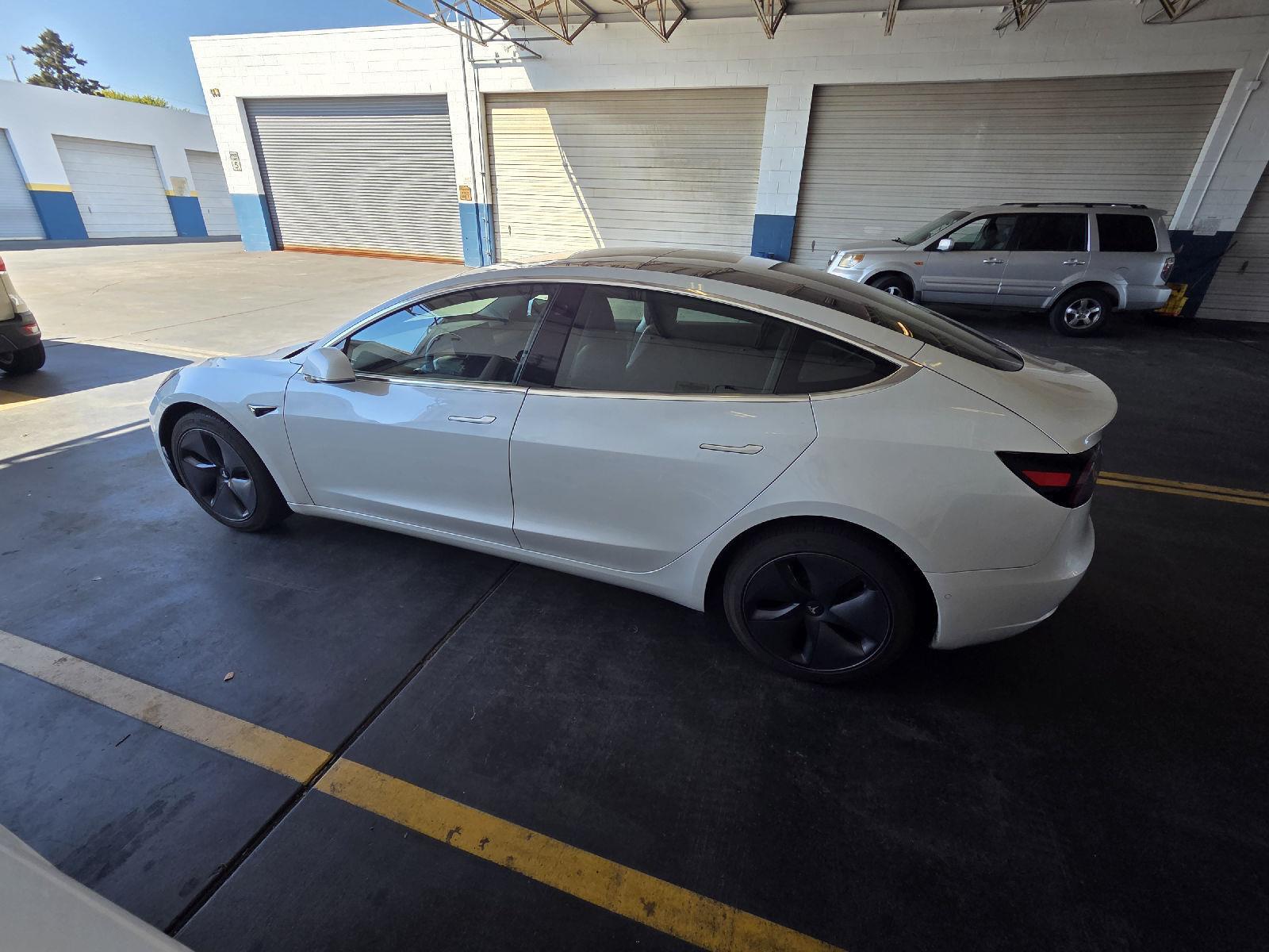 2020 Tesla Model 3 Standard Range Plus photo 14