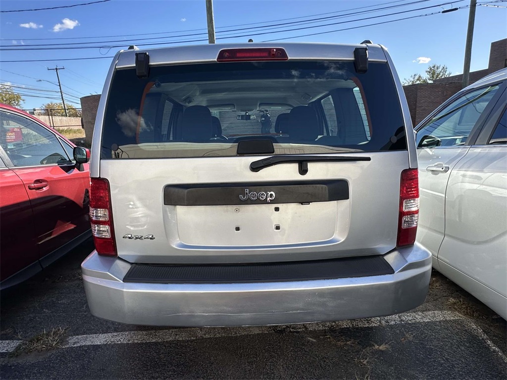 2012 Jeep Liberty Sport photo 3