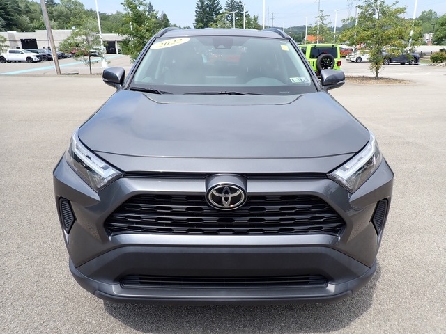 2022 Toyota RAV4 XLE photo 8
