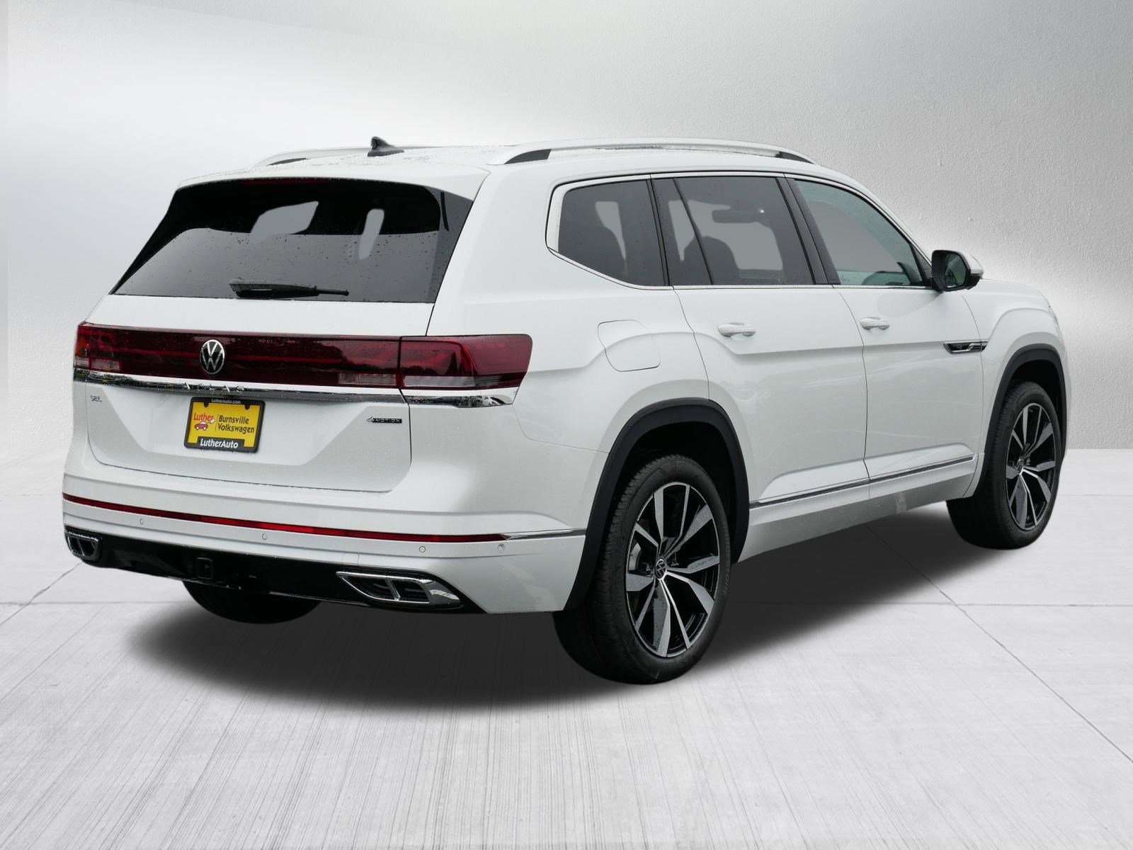 2025 Volkswagen Atlas SEL Premium R-Line photo 4