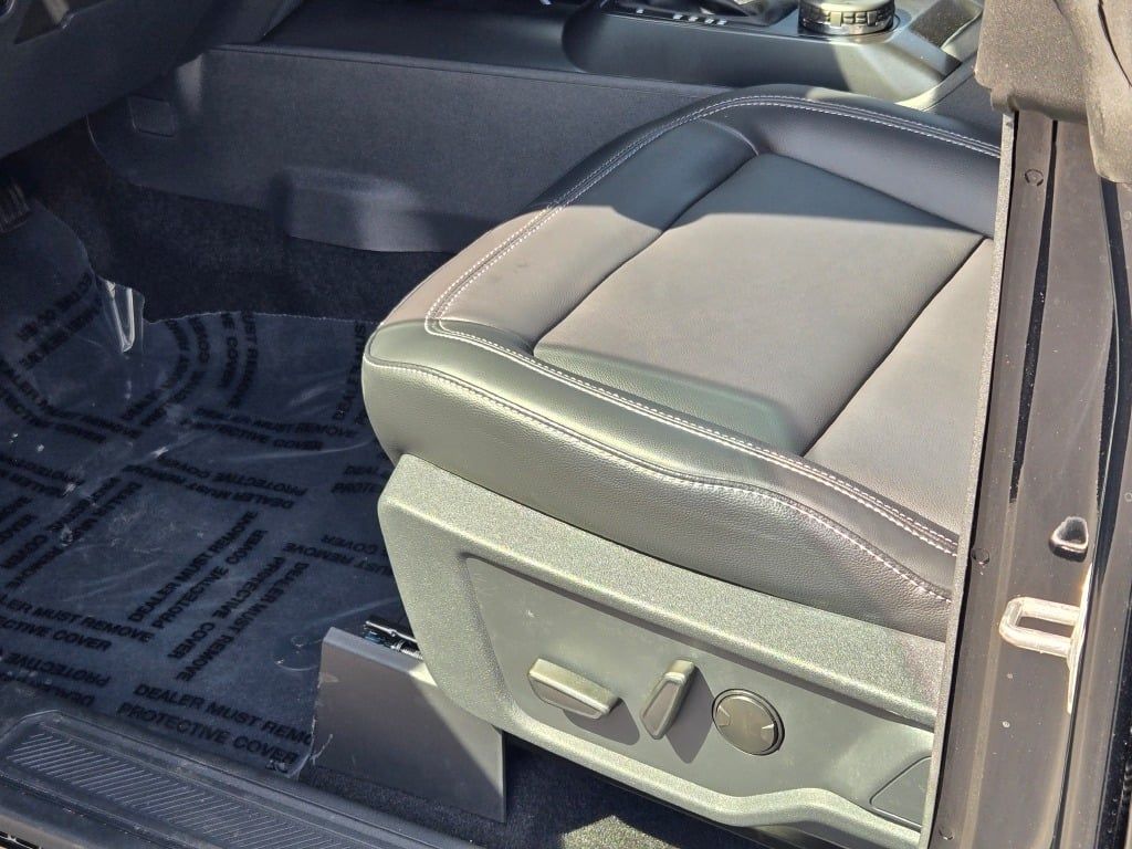 2025 Ford Bronco Outer Banks photo 18