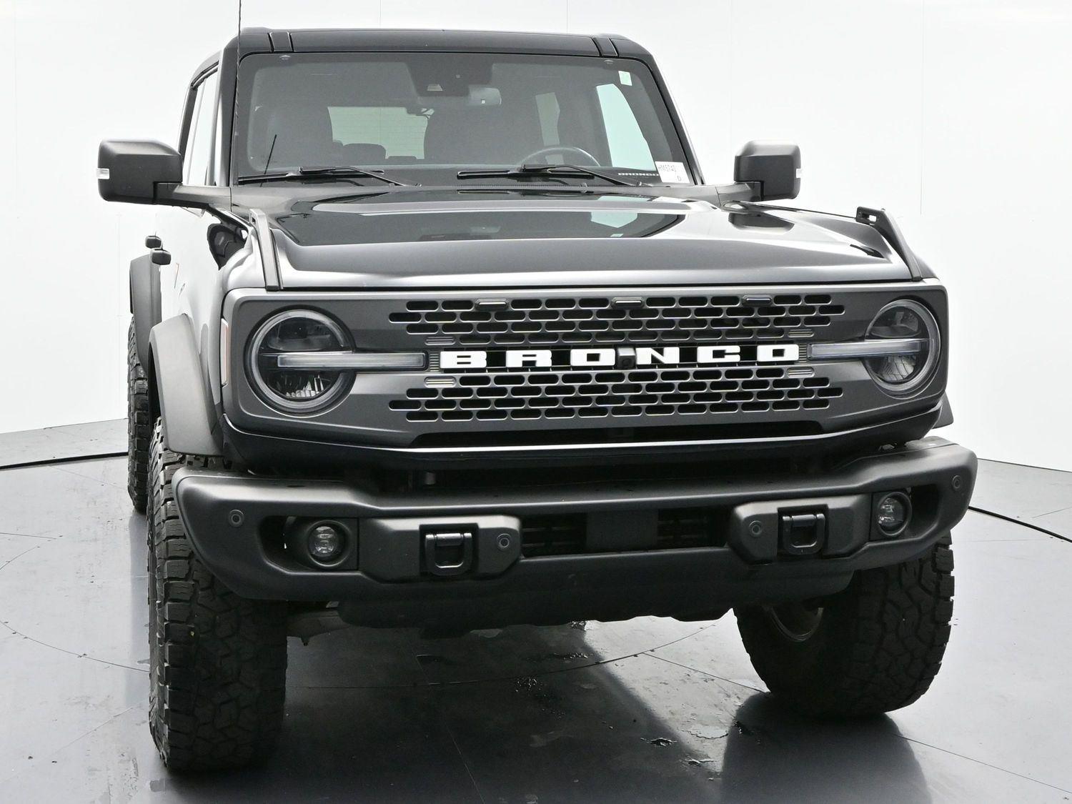 2023 Ford Bronco Badlands photo 2