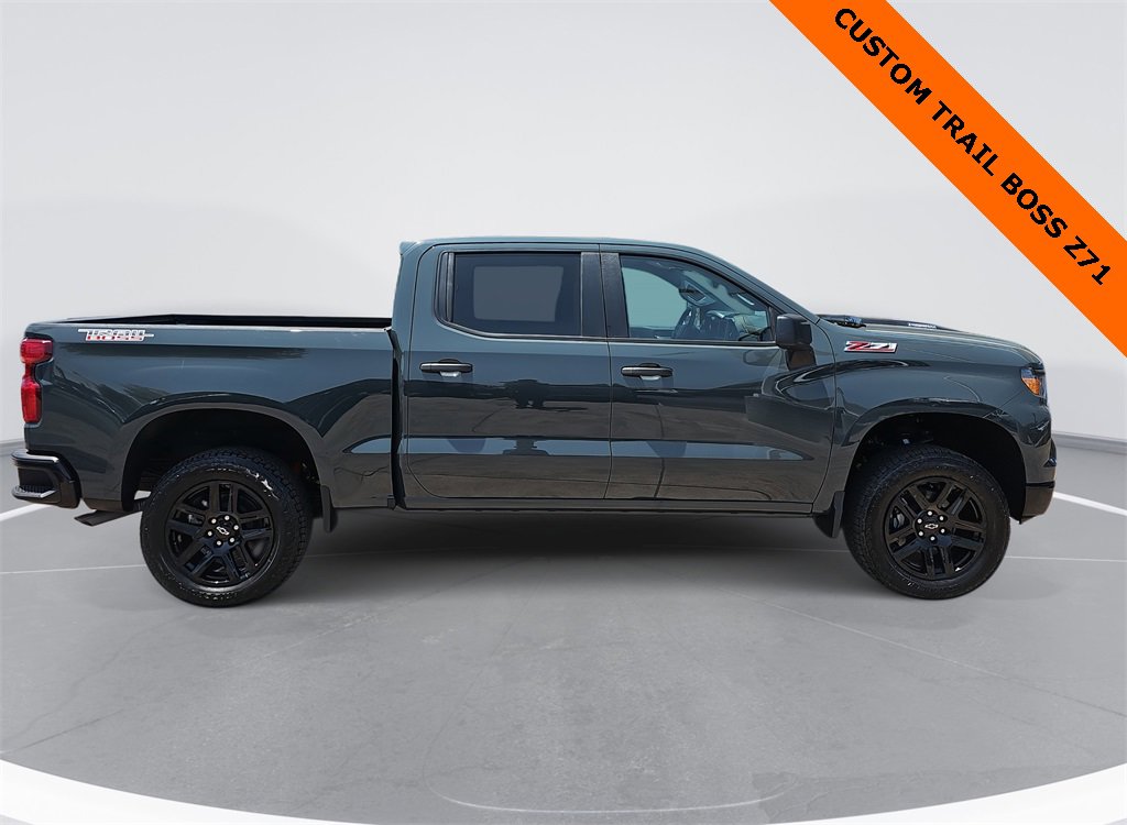2025 Chevrolet Silverado 1500 Custom Trail Boss photo 2