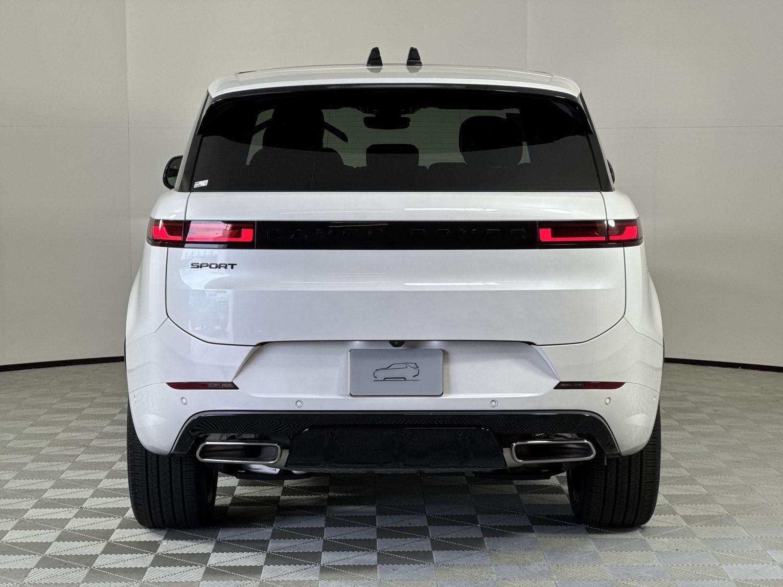 2025 Land Rover Range Rover Sport SE photo 3