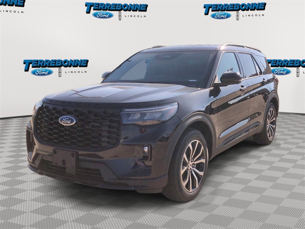 2025 Ford Explorer ST-LINE's photo