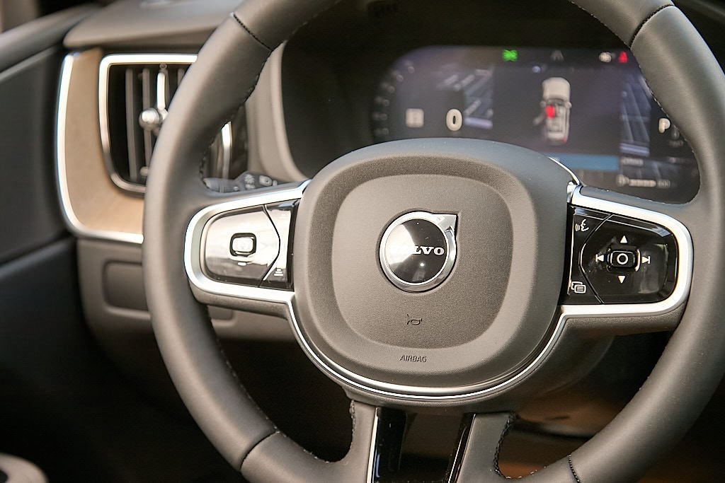 2026 VOLVO XC60 - Image 26