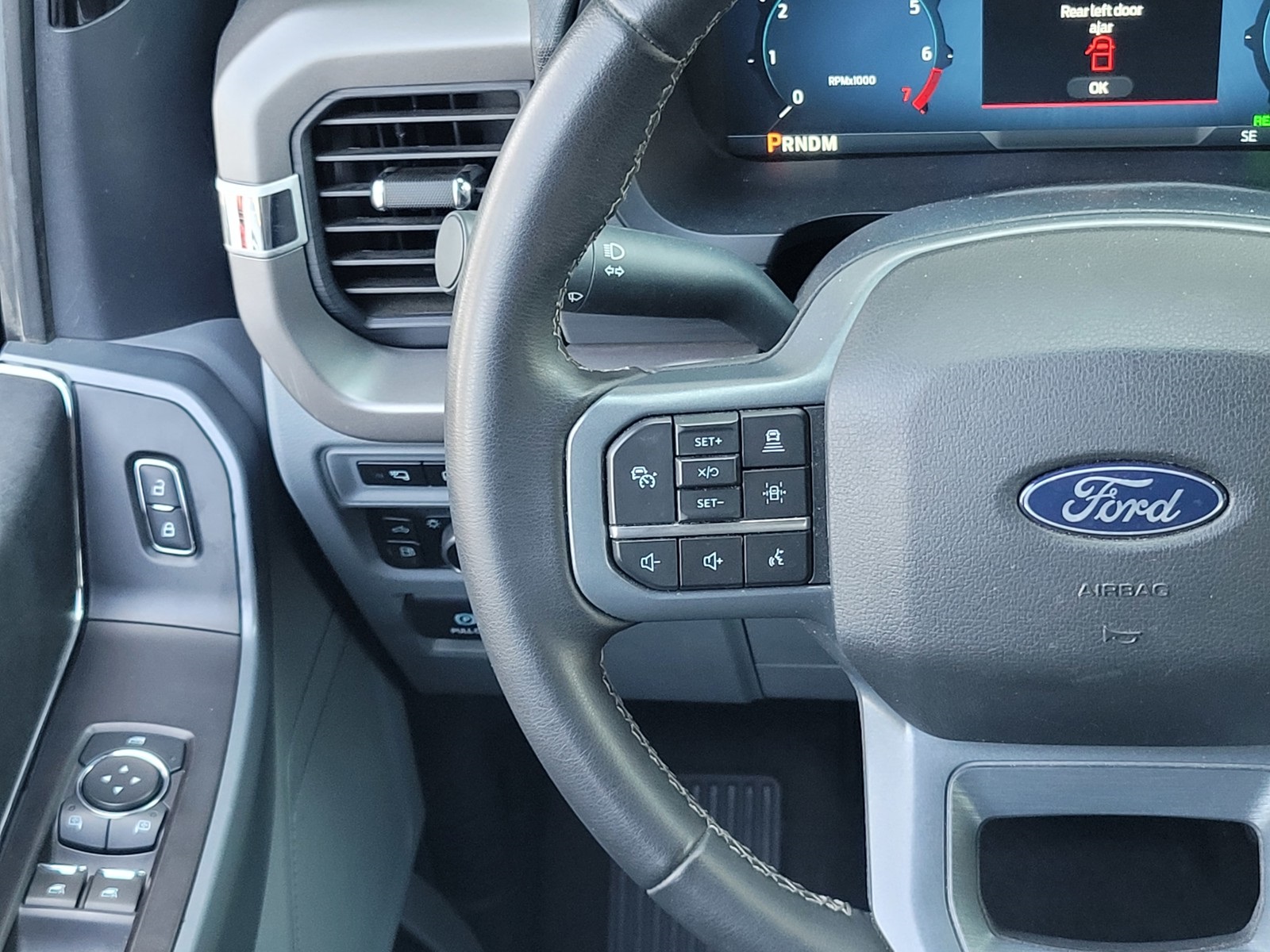 2024 Ford F-150 XLT photo 11