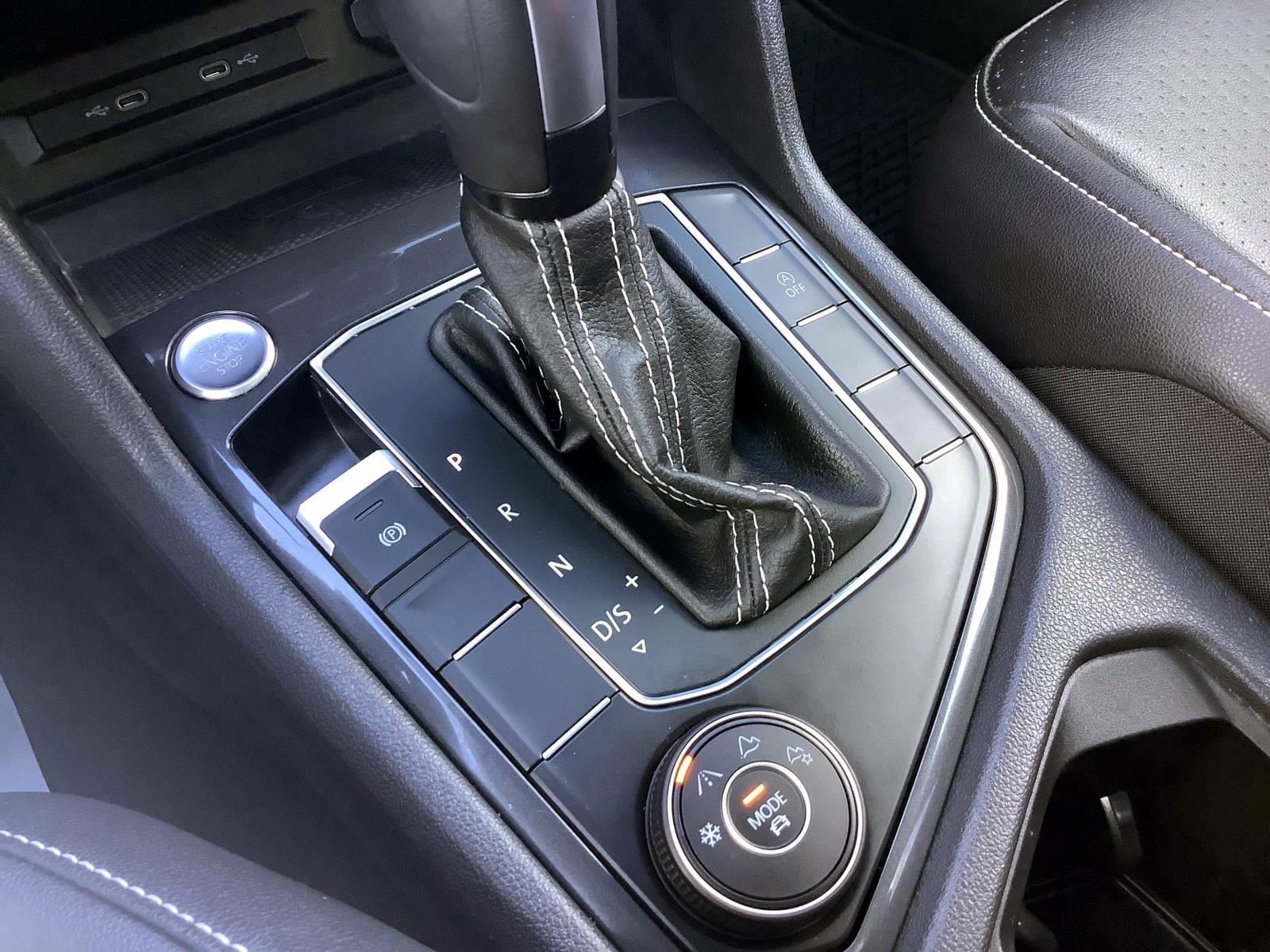 2021 Volkswagen Tiguan R-Line Black SEL photo 24