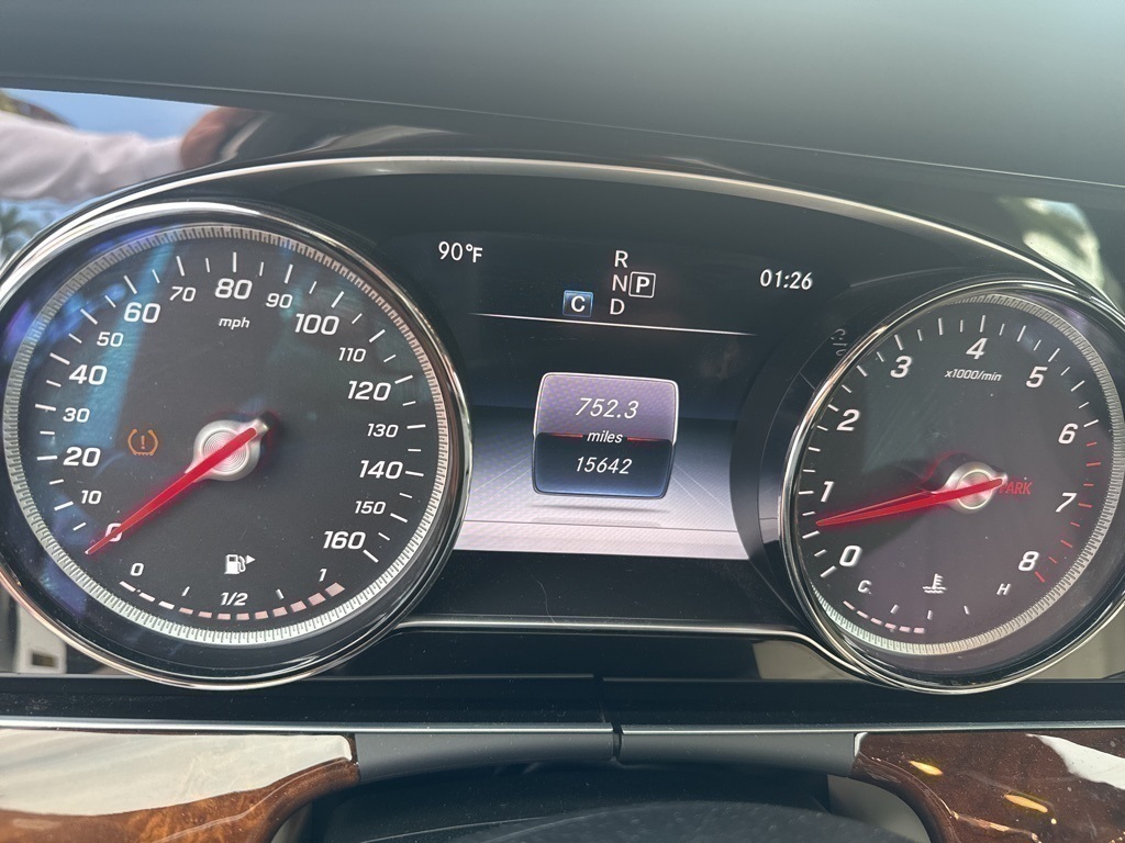 2018 Mercedes Benz E 400 4MATIC photo 2