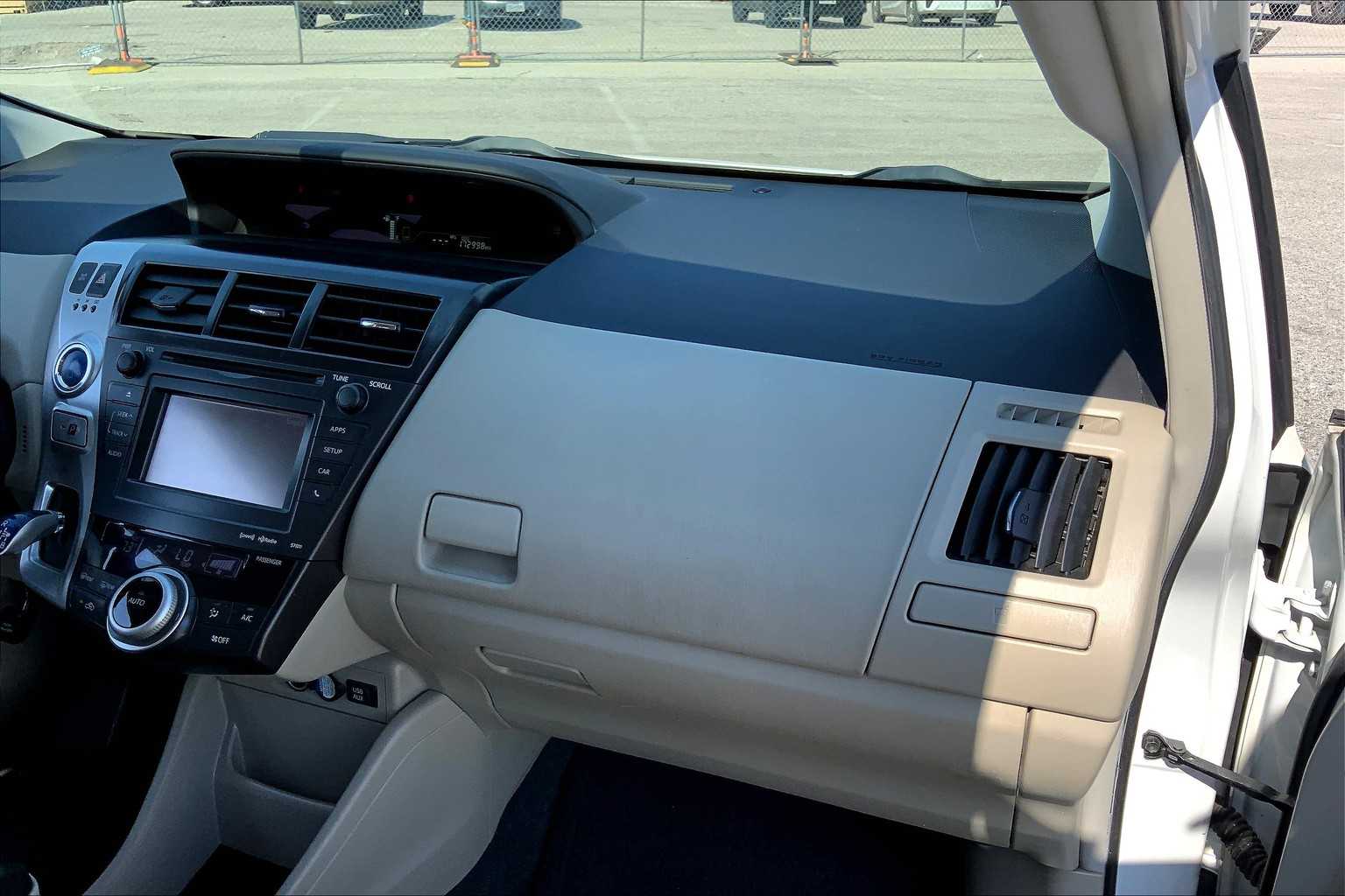 2012 Toyota Prius V Five photo 17