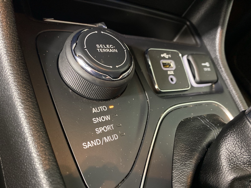 2019 Jeep Cherokee Latitude photo 16
