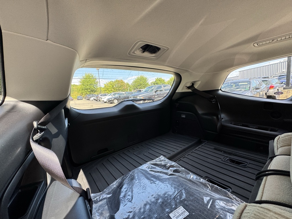 2025 Subaru Ascent Premium photo 8