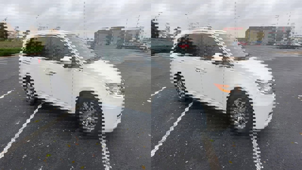 Used 2016 Honda Odyssey EX-L with VIN 5FNRL5H61GB022332 for sale in Kansas City