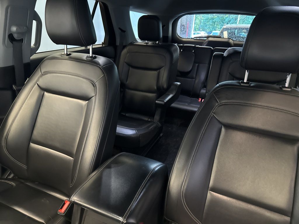 2022 Ford Explorer XLT photo 16