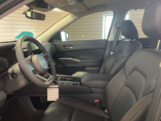 2025 Nissan Pathfinder SL photo 8