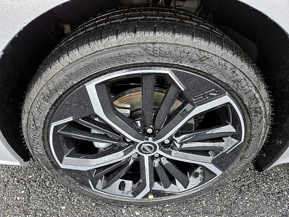 2025 Nissan Altima SR photo 13